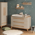 VitaliSpa Wickelkommode Malia, 133.2 × 98 cm mit 3 Schubladen, Cashmere/Artisan, Mit abnehmbarem Wickelaufsatz zur Nutzung als Kommode